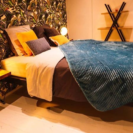 Amazon Corten Marche-en-Famenne Luaran gambar