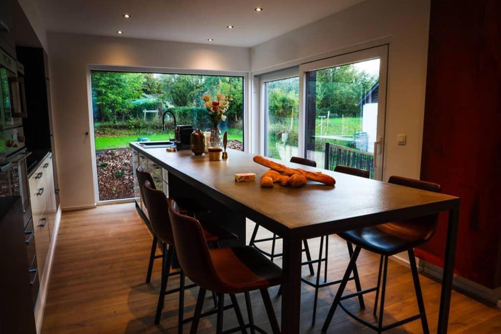 Amazon Corten Marche-en-Famenne Luaran gambar