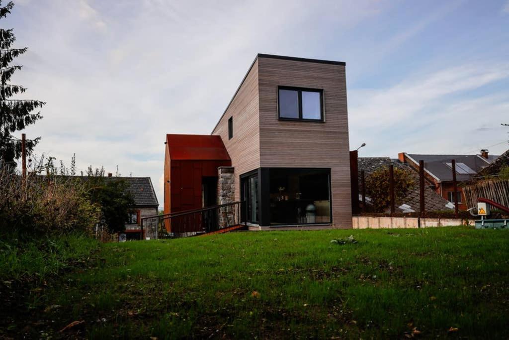 Amazon Corten Marche-en-Famenne Luaran gambar