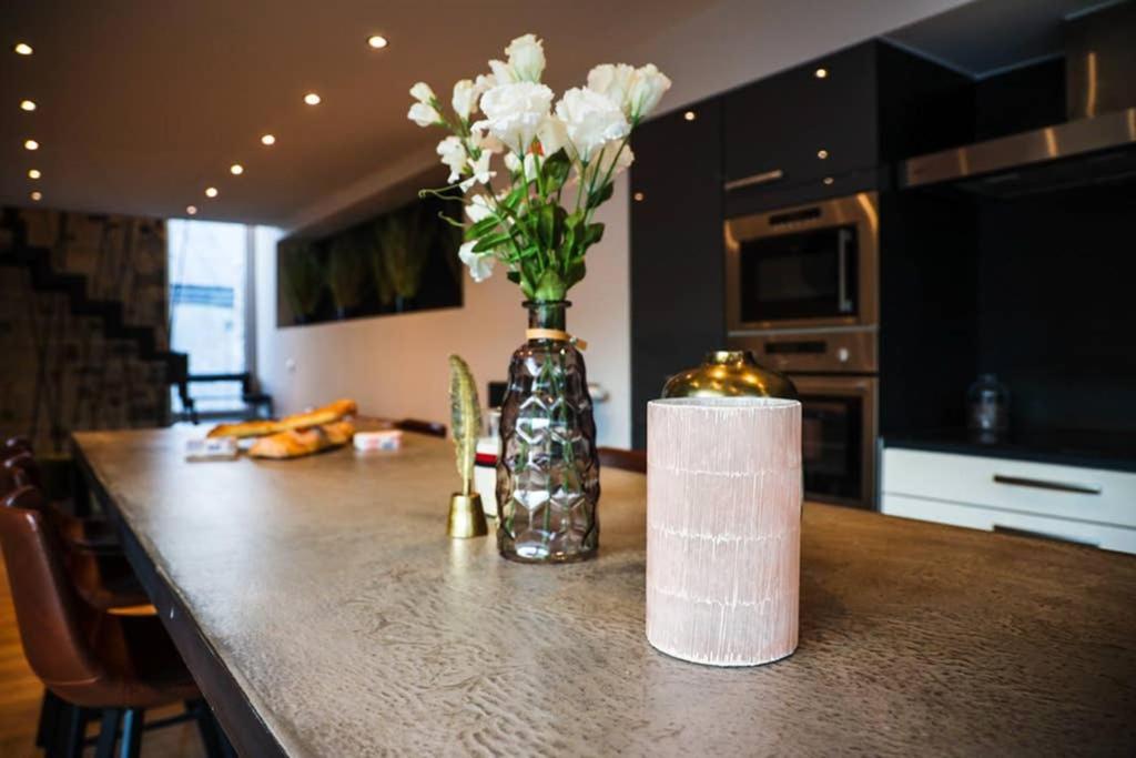 Amazon Corten Marche-en-Famenne Luaran gambar