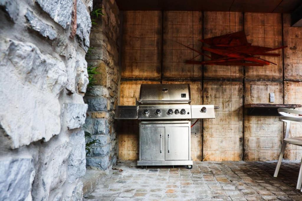 Amazon Corten Marche-en-Famenne Luaran gambar