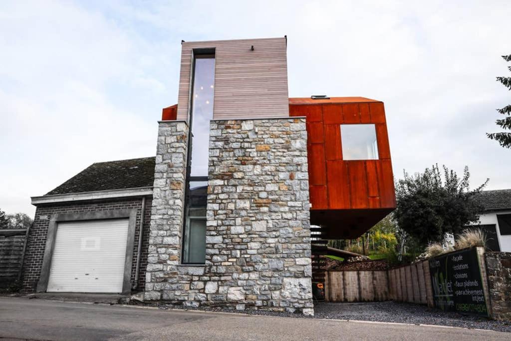 Amazon Corten Marche-en-Famenne Luaran gambar