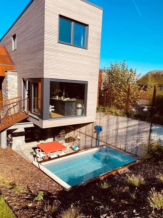Amazon Corten Marche-en-Famenne Luaran gambar